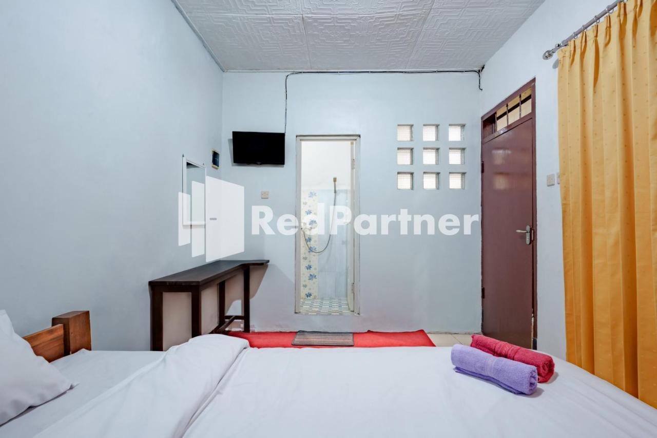 Nafisa Homestay Syariah Near Jatim Park 3 Batu Mitra Reddoorz Malang Extérieur photo