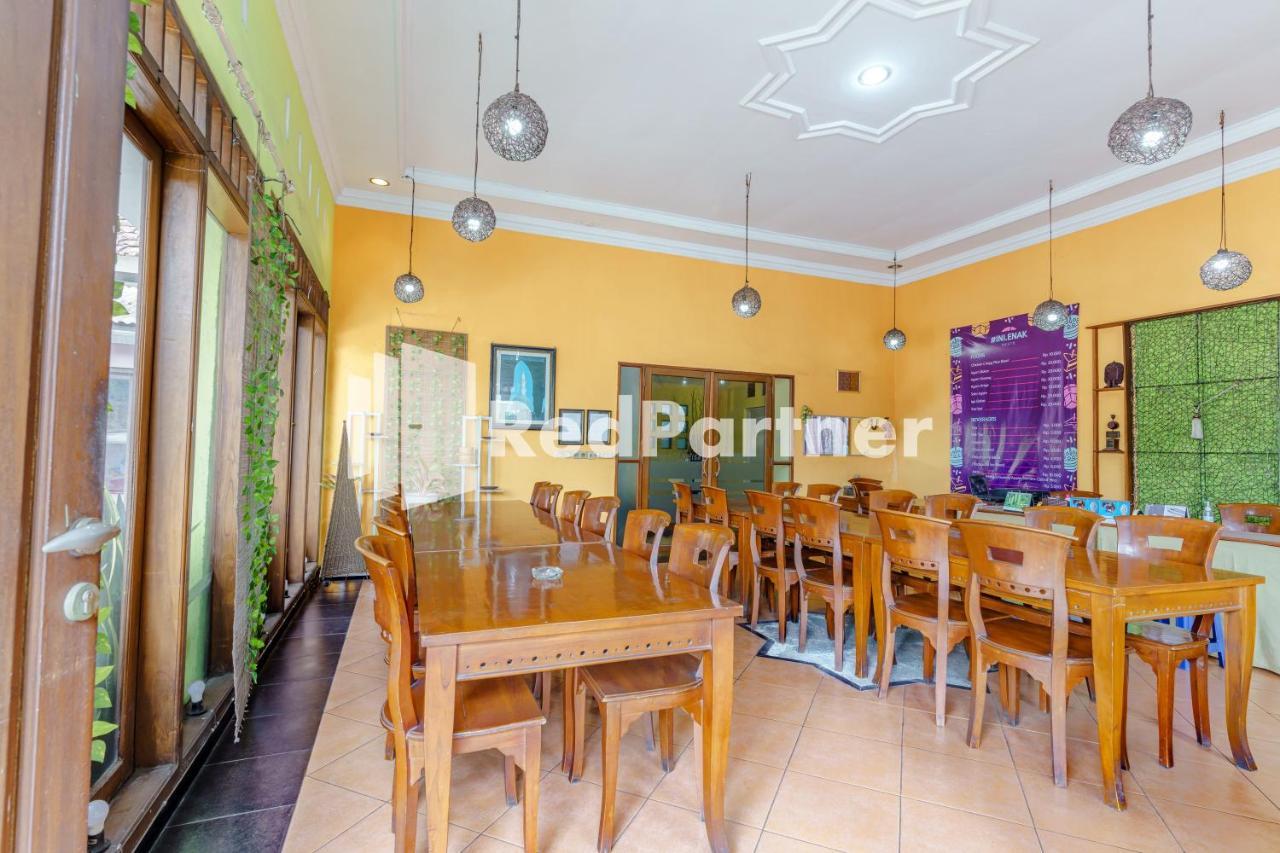 Nafisa Homestay Syariah Near Jatim Park 3 Batu Mitra Reddoorz Malang Extérieur photo
