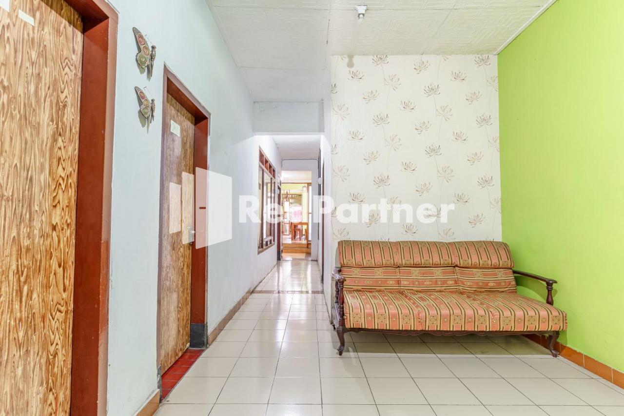 Nafisa Homestay Syariah Near Jatim Park 3 Batu Mitra Reddoorz Malang Extérieur photo